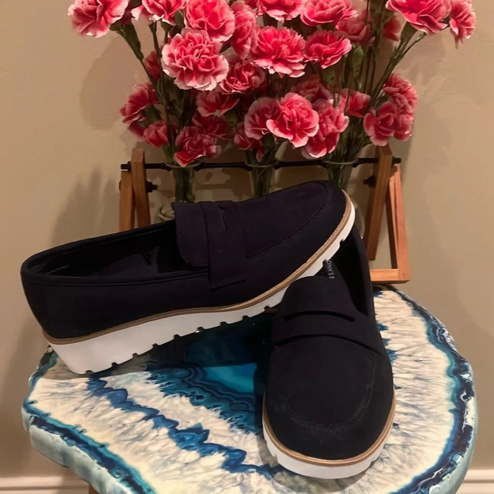 NWOT ST. John’s Bay Navy Blue Loafers Size 8